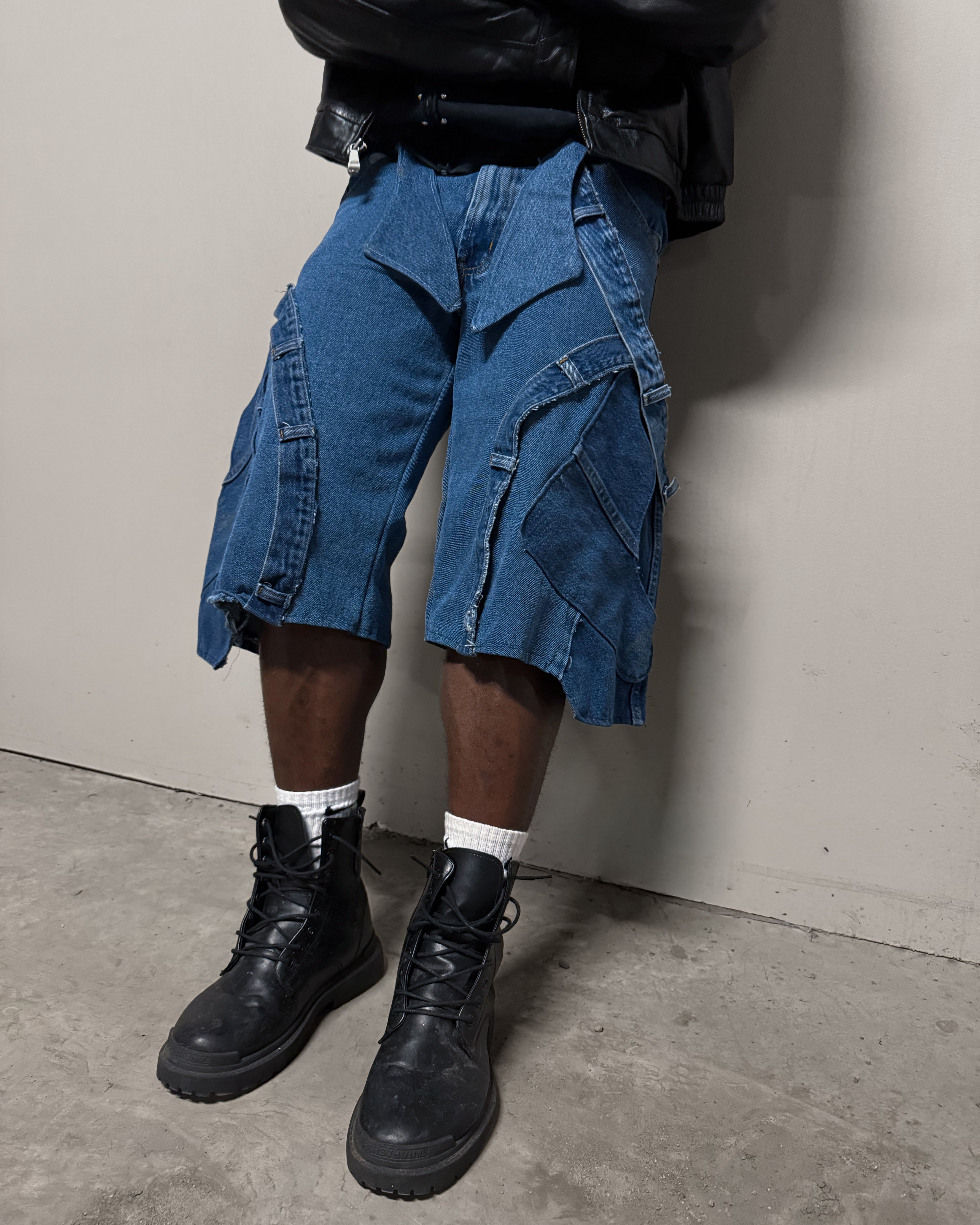 Valeur Wings Shorts